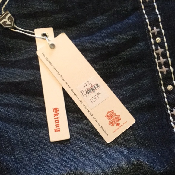NEW WITH TAGS ROCK REVIVAL SKINNY - Picture 3 of 6